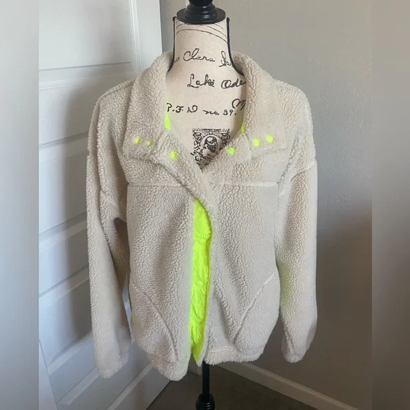 Old Navy Active Sherpa Jacket w/ Neon Detail - Picture 1 of 8